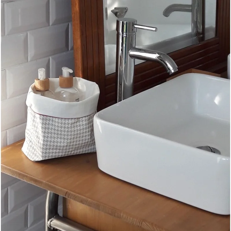 Wipe clean Storage Basket Houndstooth