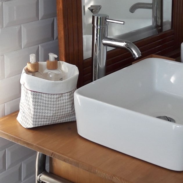 Wipe clean Storage Basket Houndstooth