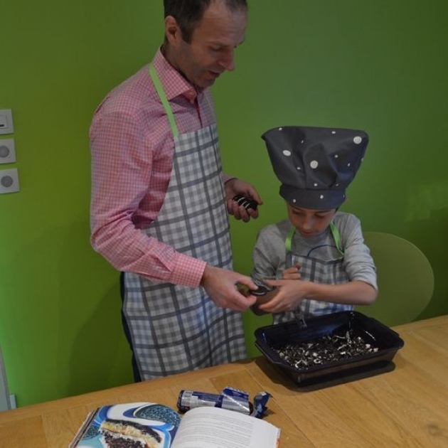 fleur de soleil coated cotton wipeable Apron