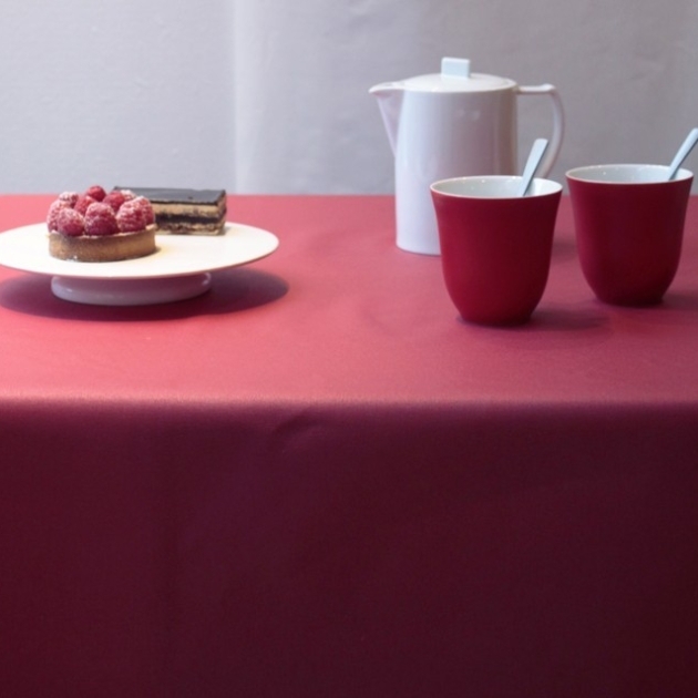  Tissu en coton enduit Uni rouge Fleur de Soleil