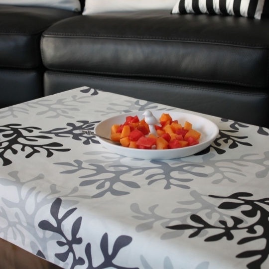   FLEUR DE SOLEIL ABWASCHBAR WAX TISCHDECKE KORALLE GRAU