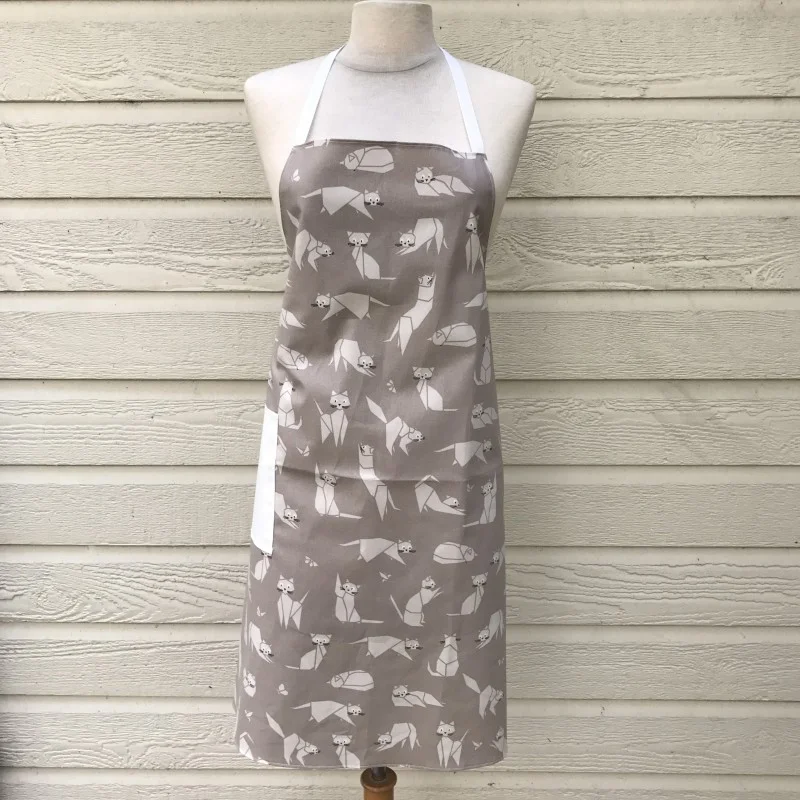 Tablier Chats taupe avec une poche blanche Fleur de Soleil