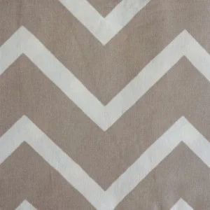 TESSUTO IMPERMEABILE AL METRO Chevron grigio/beige - Fleur de Soleil