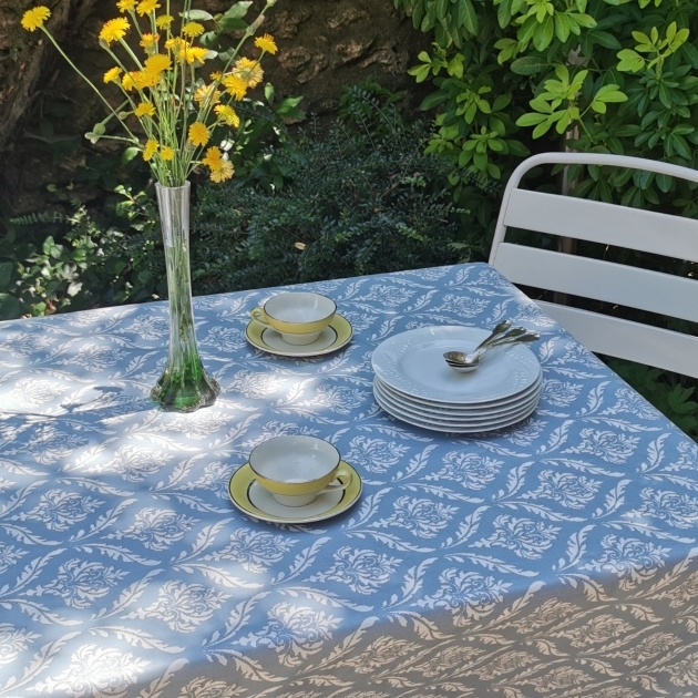 Nappe enduite ronde ou ovale Pompadour bleue