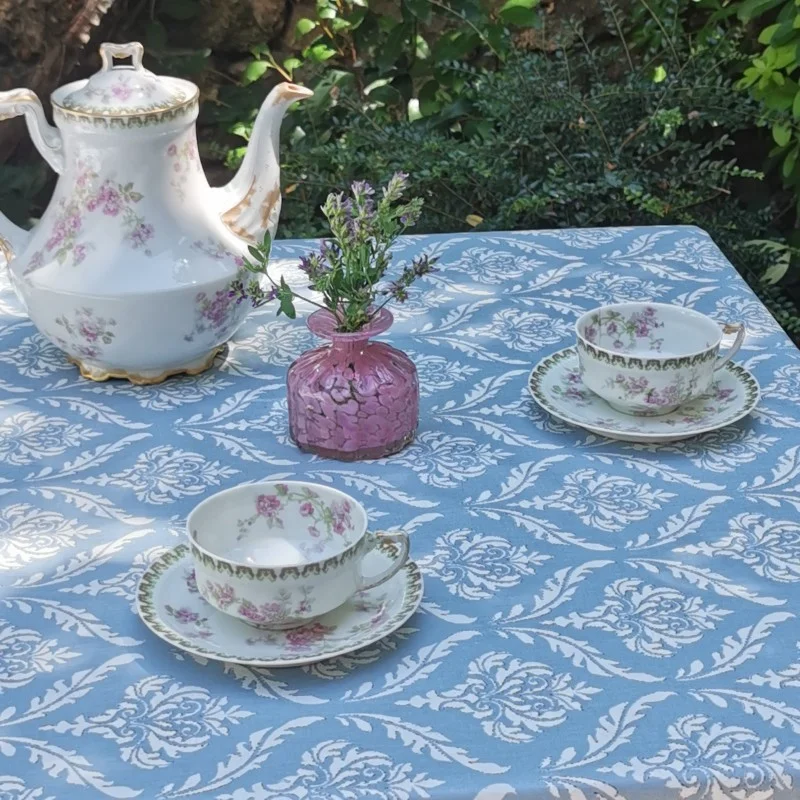 Nappe enduite ronde ou ovale Pompadour bleue