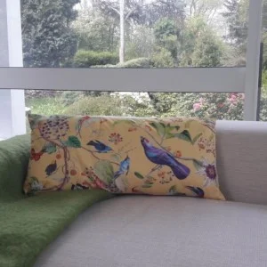 Coussin velours oiseaux jaune
