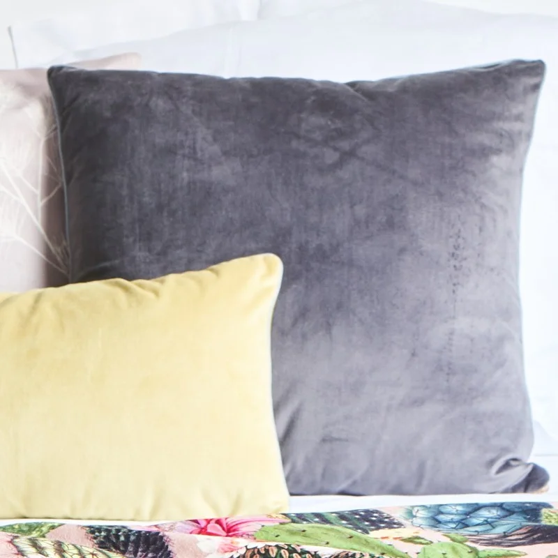 Cuscino in velluto di piuma verde