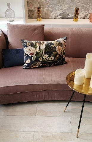 Coussin velours singe et perroquets