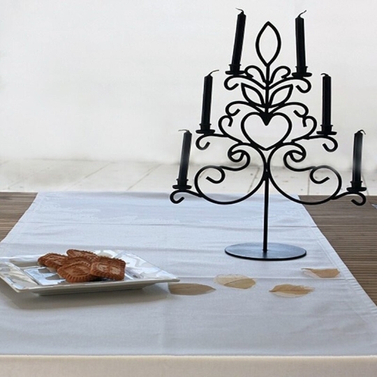 White table runner