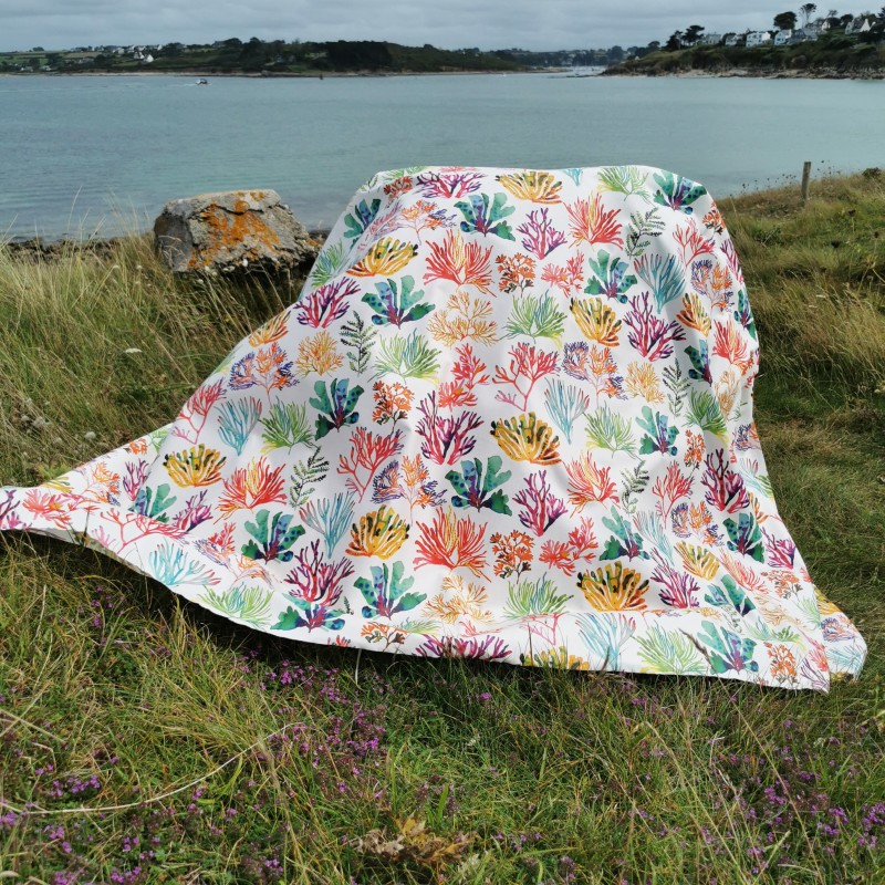 Nappe bord de mer colorée en coton enduit Algues