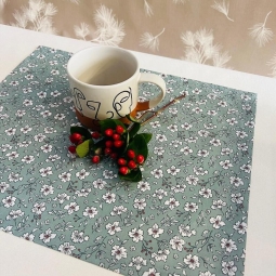 Wipe clean placemats Green Daisy