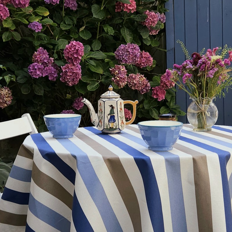 Nappe enduite ronde ou ovale Rayure taupe bleu Fleur de Soleil