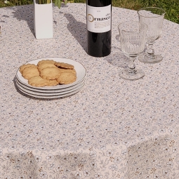 Wipe clean tablecloth Daisy...