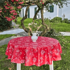 Red round tablecloth Astrancia
