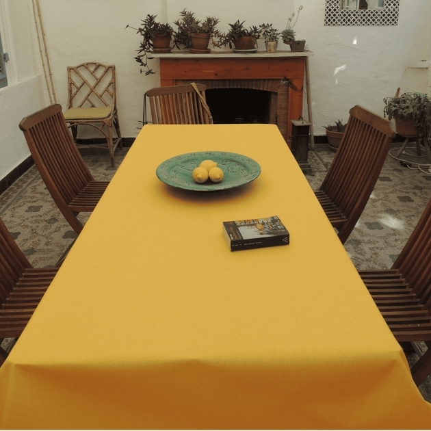 Chemin de table jaune