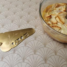 Mother of pearl placemat